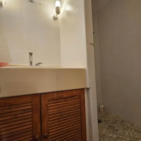 Capao Joli 2 Pieces Cabine En Rdc Piscine 1 Ere Ligne Mer Richelieu Cap D'agde Appartement